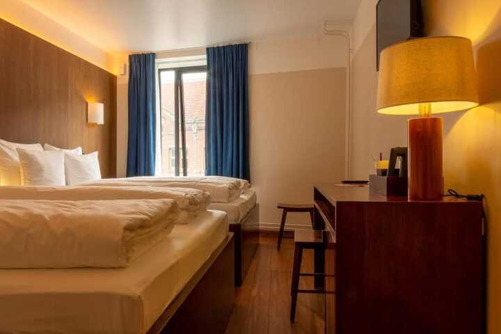Room 44 of 71