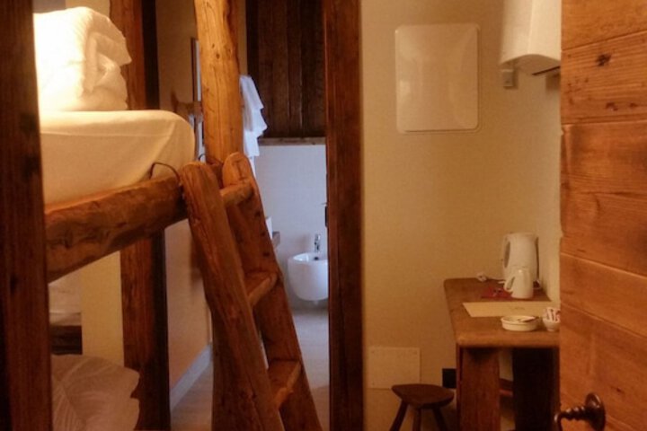 Room 8 of 26