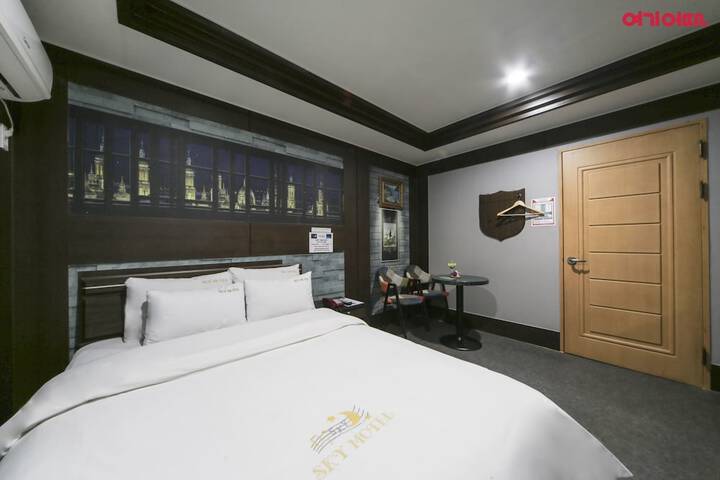 Room 29 of 55