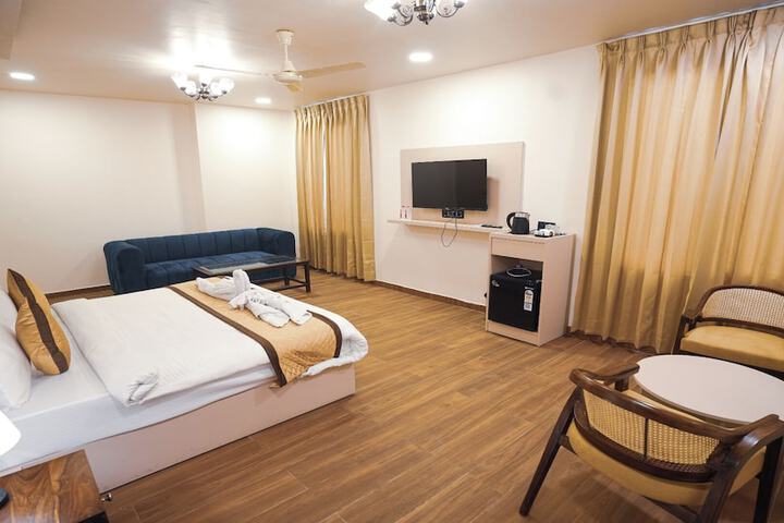 Room 11 of 21