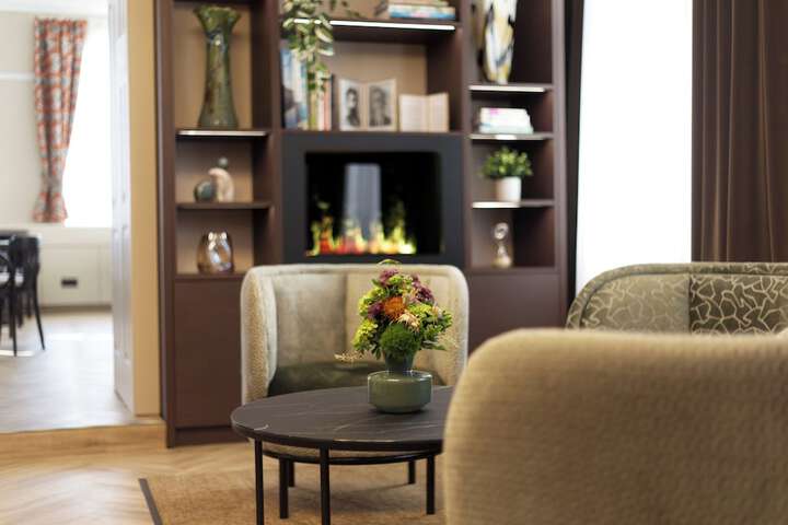 Entrance & Lobby