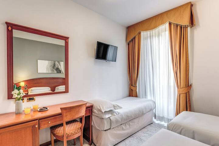 Room 54 of 76