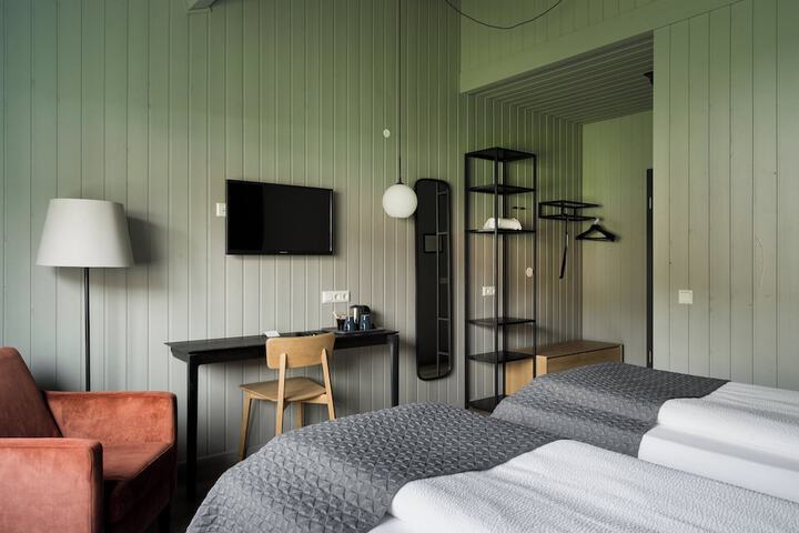 Room 16 of 101