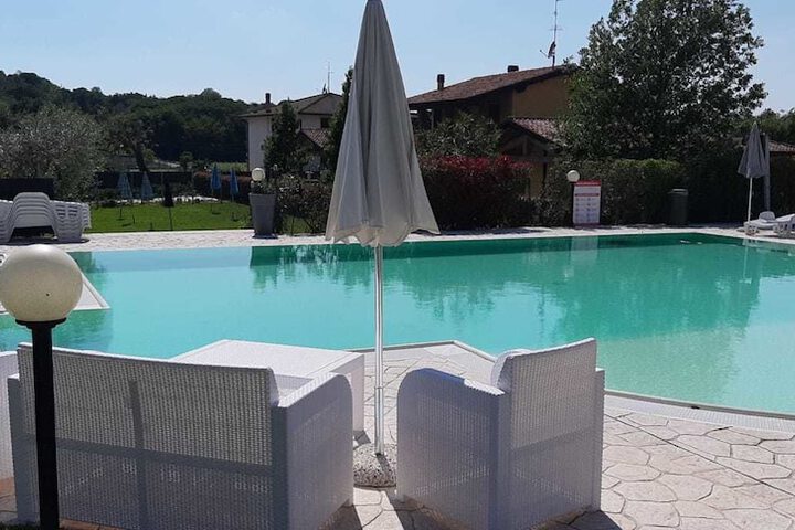 Pool 10 of 40