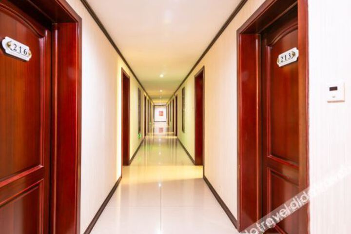 Hotel Interior 6 of 18