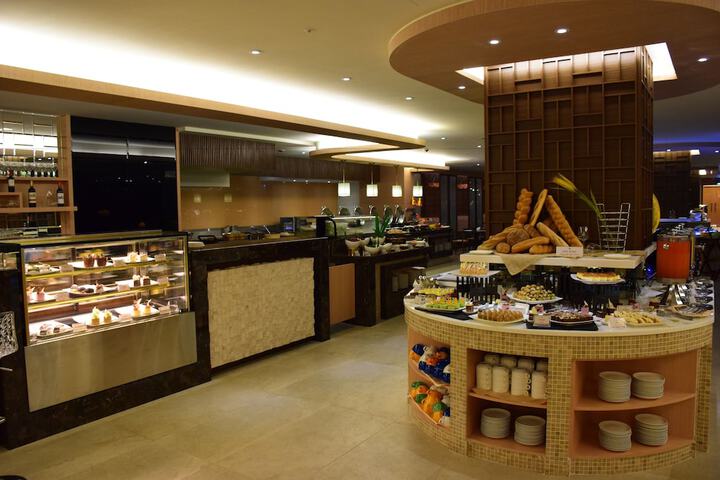 Dining 114 of 137
