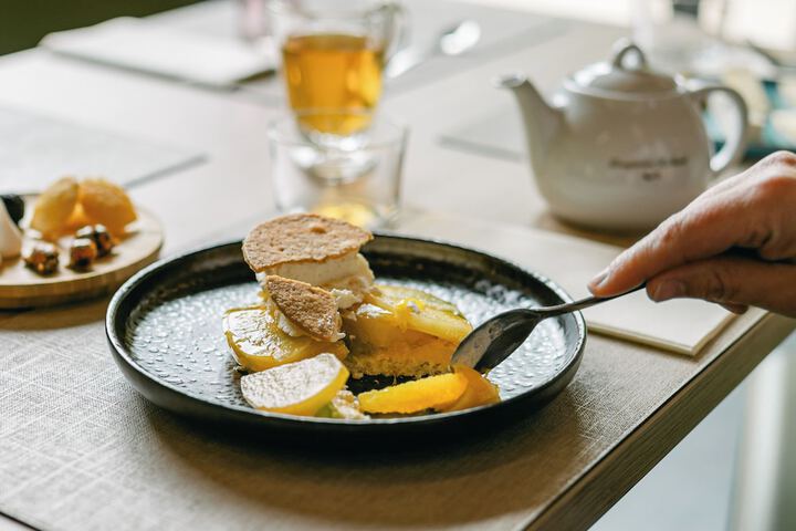 Dining 50 of 64