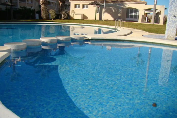 Pool 6 of 10