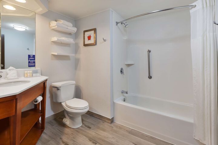 2 Double Beds (9 of 9)