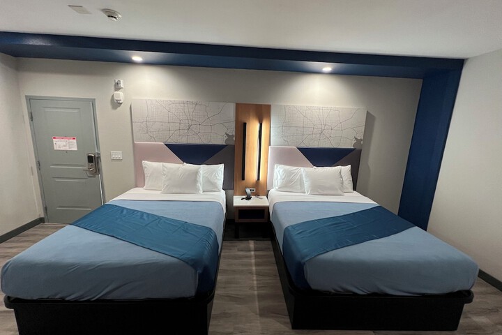 Room 3 of 20