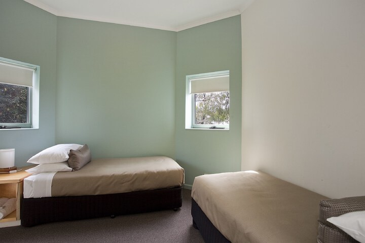 Room 7 of 48