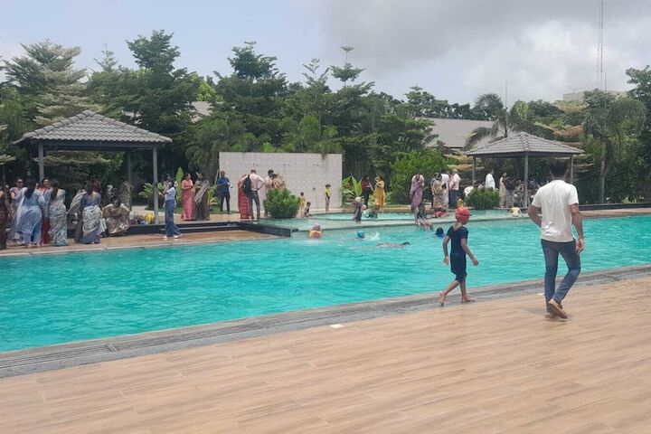 Pool 21 of 40