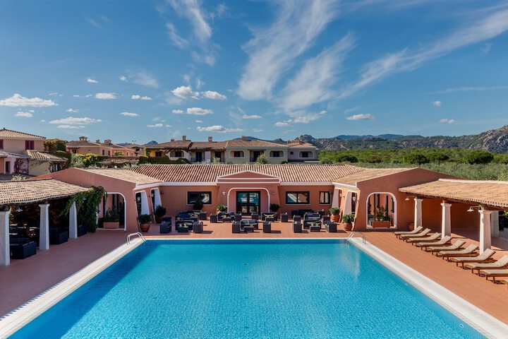 Pools & Facilities