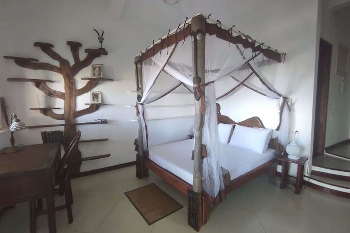 Room 40 of 85