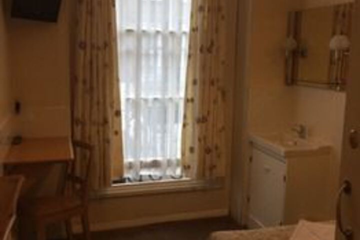 Room 11 of 42