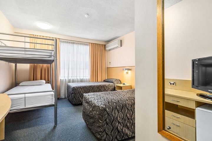 Room 7 of 38
