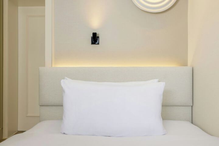 Room 21 of 108
