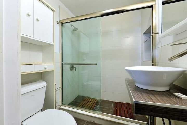 Room 296 of 324