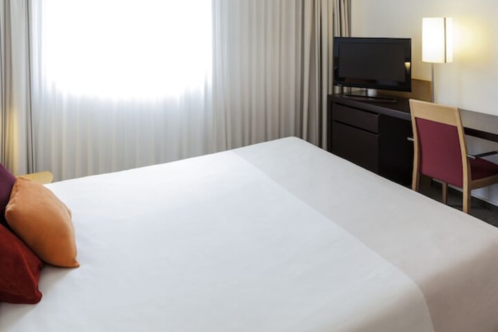 Room 4 of 69