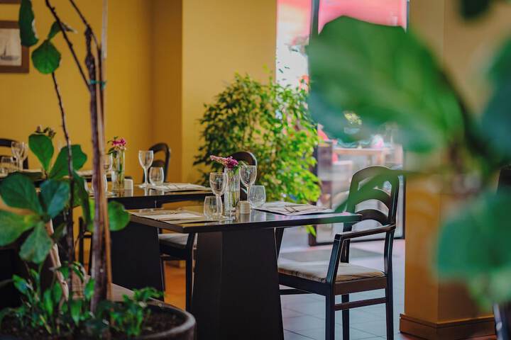 Dining 82 of 138