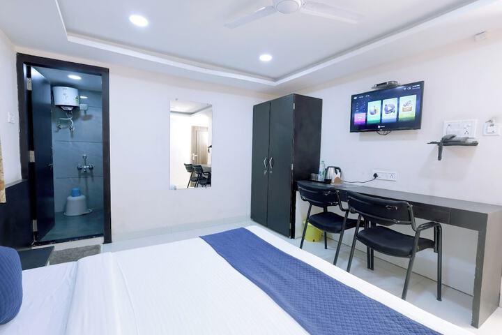 Room 10 of 15