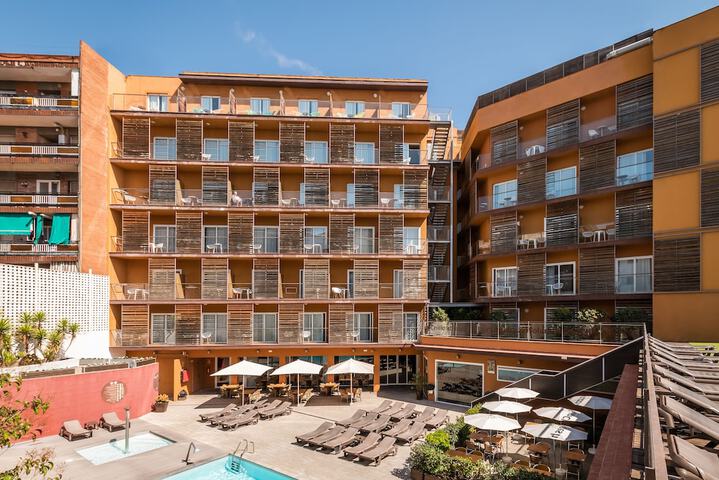 Pool Hotel