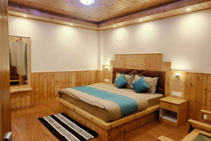 Room 4 of 36