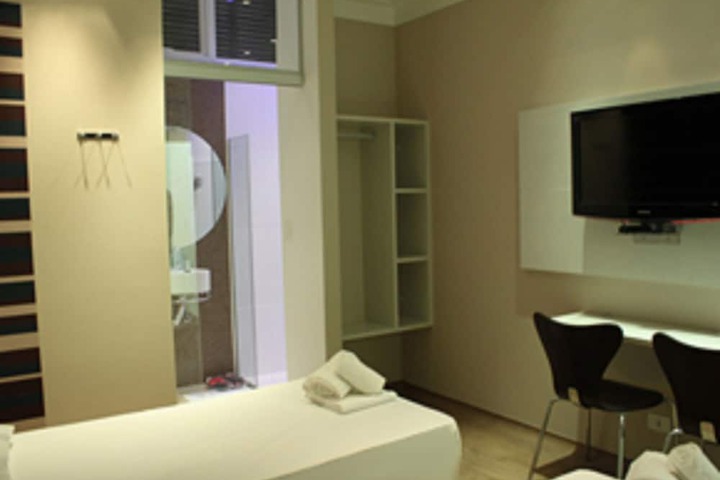 Room 17 of 35