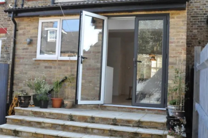 Fantastic 2 Bedroom 2 Storey House in Tooting