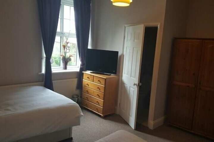 Room 3 of 27