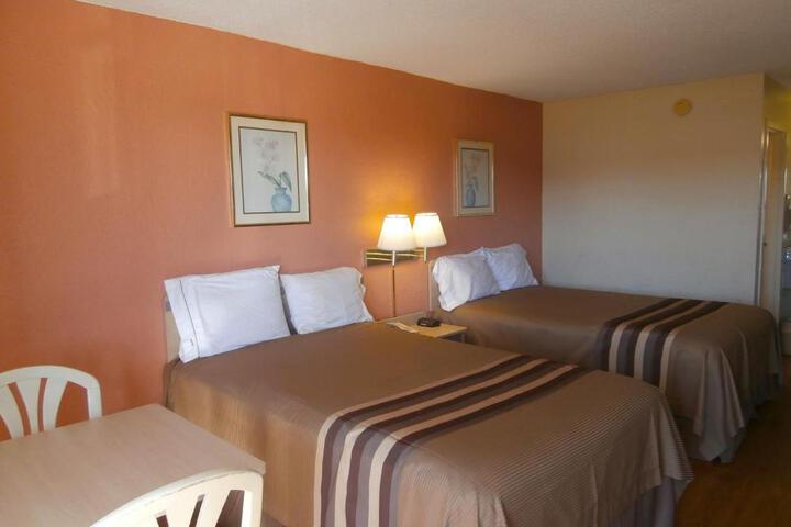 2 Double Beds (3 of 9)