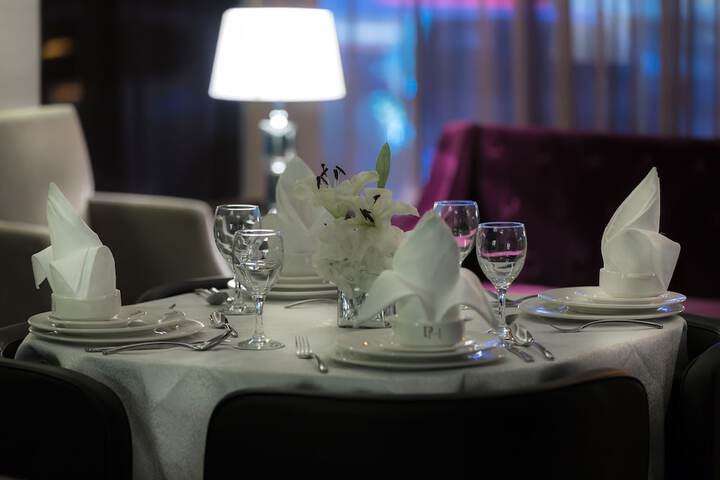 Dining 34 of 40