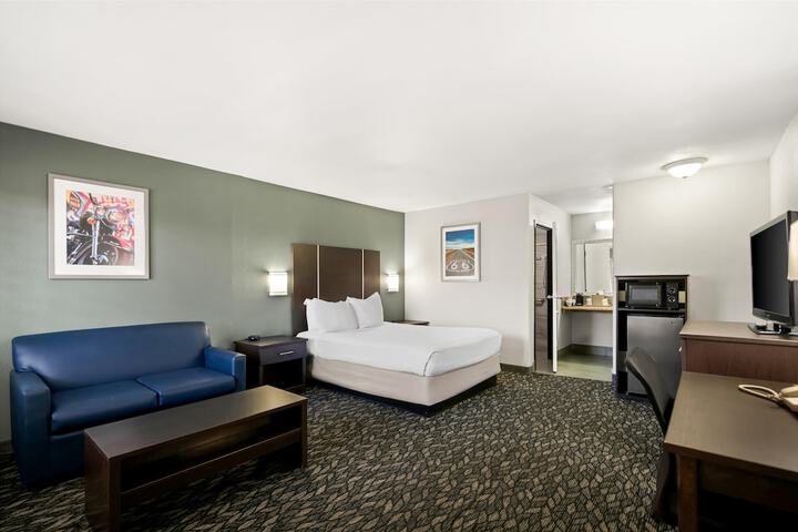 Room 16 of 36