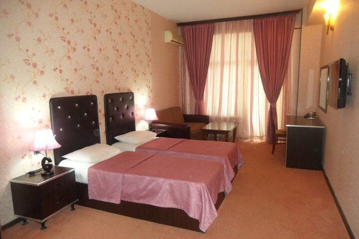 Room 6 of 26