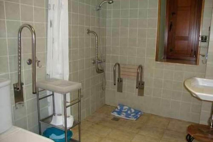 Room 42 of 49