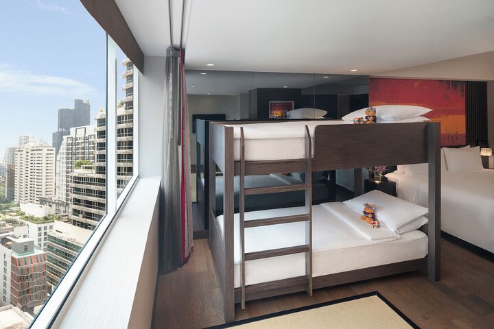 Room 10 of 86