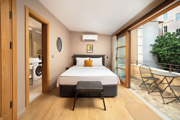 Room 34 of 148