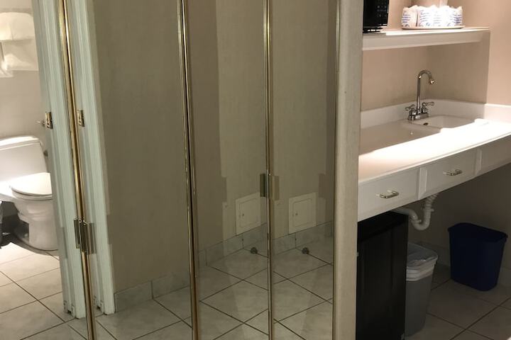 Room 44 of 62