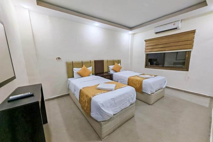 Room 17 of 35