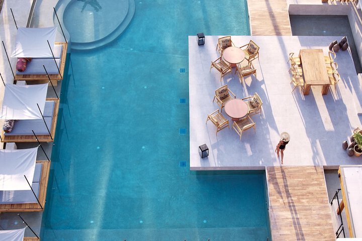 Pool 51 of 85