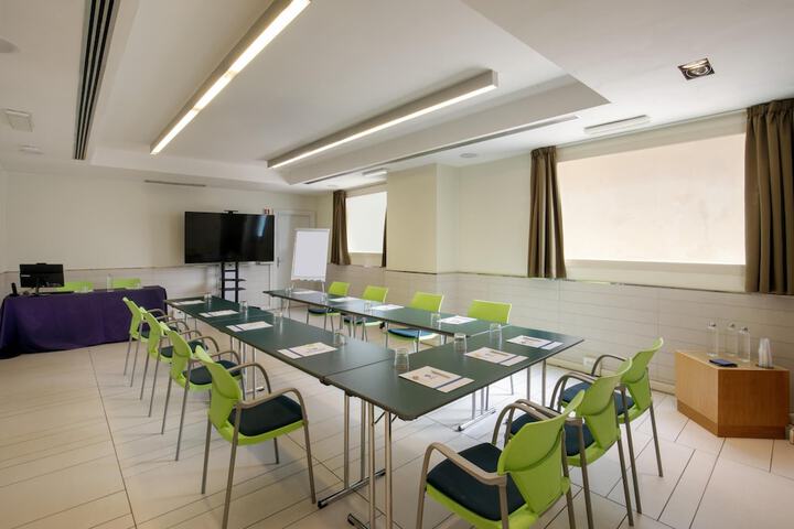 Business Center 174 of 188