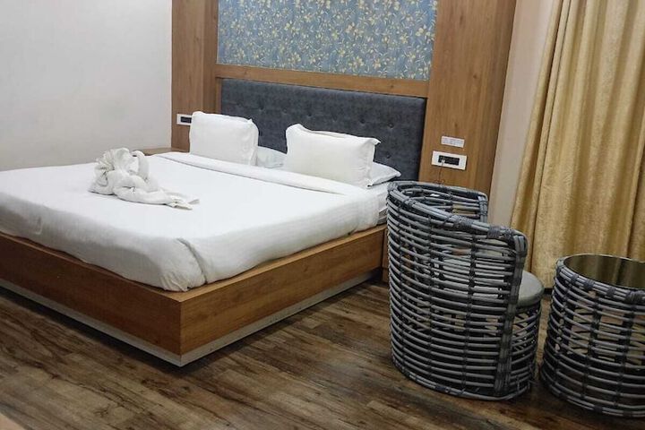 Room 7 of 40