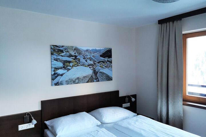 Room 11 of 67