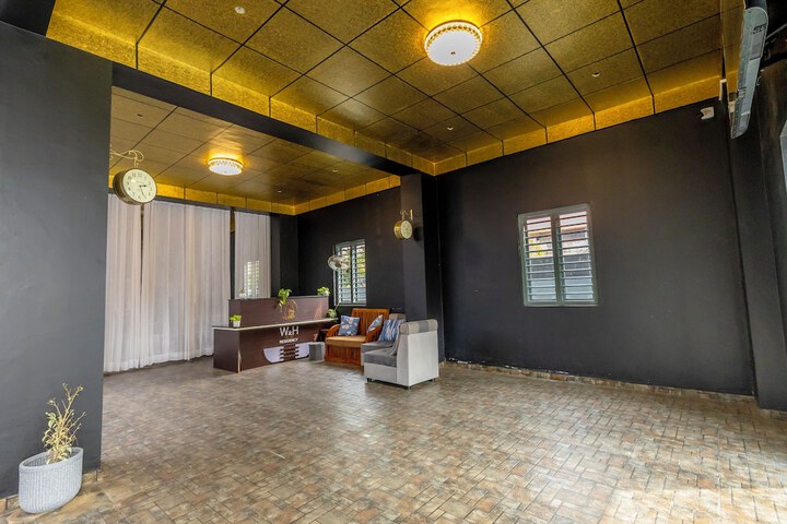 Hotel Interior 7 of 75