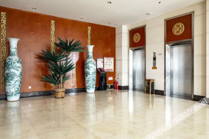 Hotel Interior 8 of 18