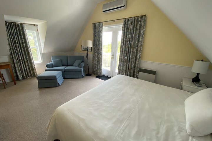 Room 10 of 50