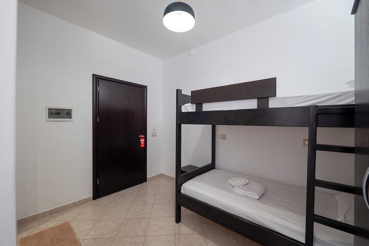 Room 16 of 96