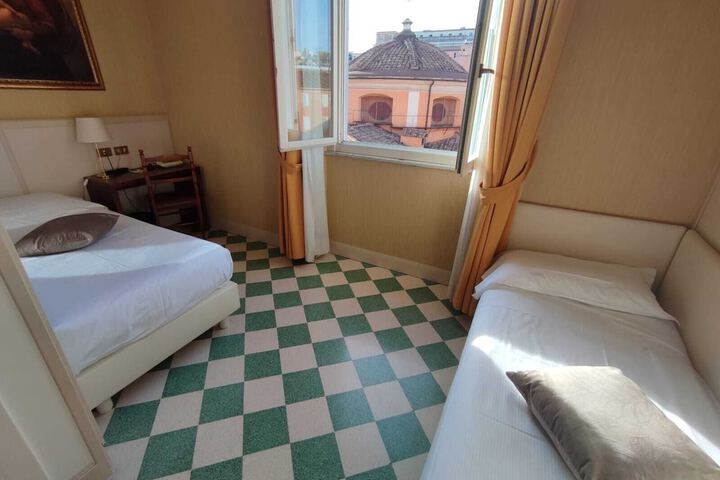 Room 30 of 180