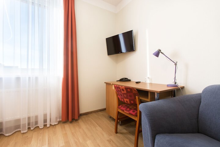 Room 3 of 92