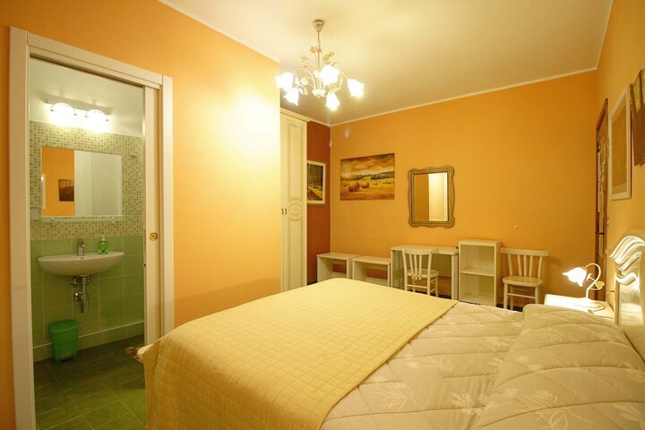Room 19 of 82